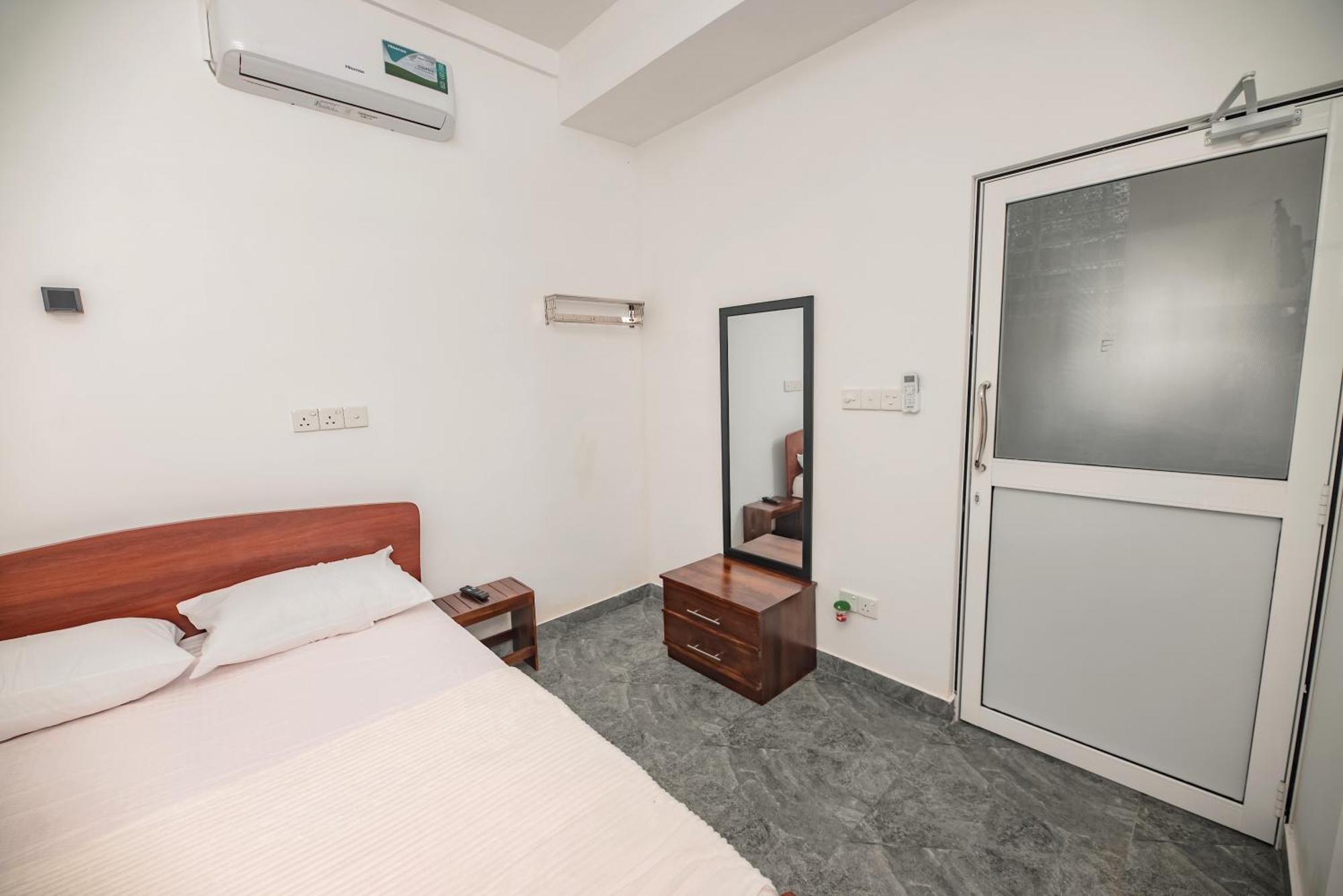 Hotel Nnr Wattala Exterior foto